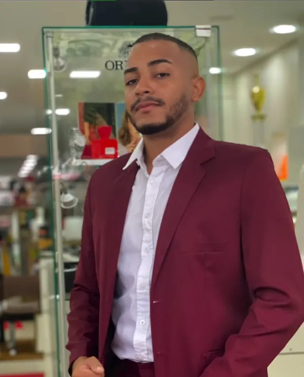 Encontre roupas, perfumes e acessórios para todos os gostos na Capital Magazine, em Pedro II!