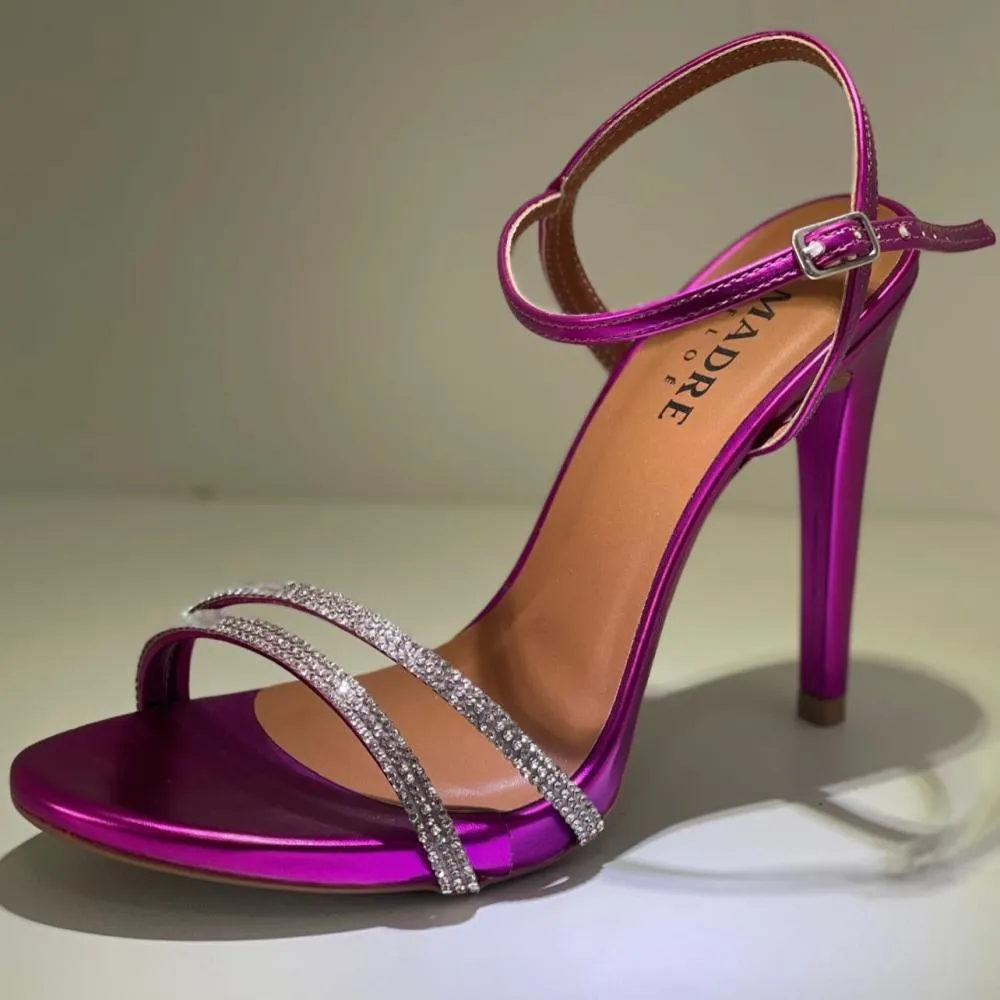 Roupas e acessórios incríveis com preços imbatíveis em Pedro II você só encontra na Capital Magazine!