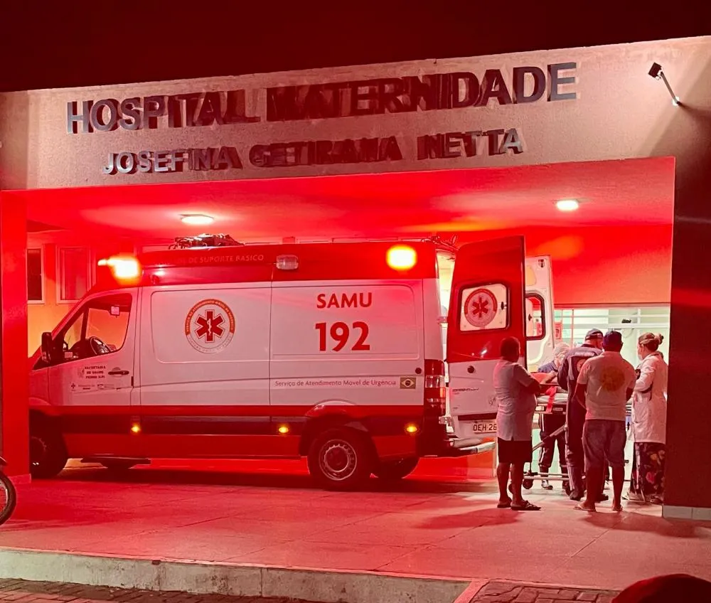 Mototaxista sofre fratura na perna após colisão com carro em Pedro II