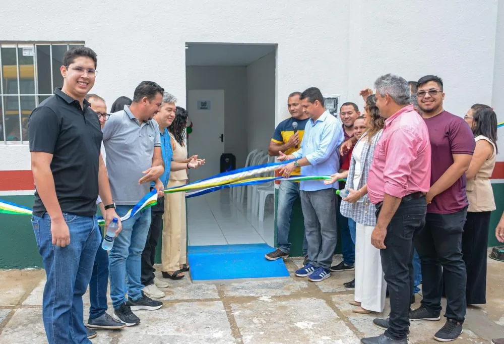 Prefeito João Arilson inaugura novas obras e secretarias em Lagoa de São Francisco
