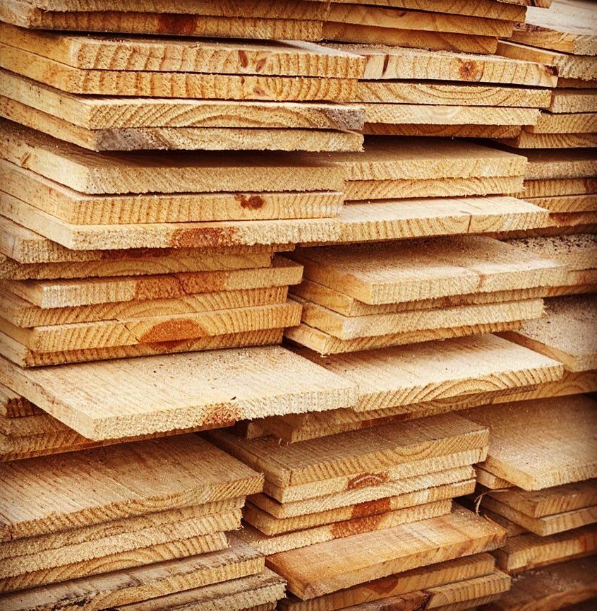 A madeira certa para sua cobertura com o melhor preço da região você encontra na Madeireira Ramos de Pedro II