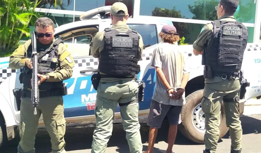 Polícia Militar prende homem suspeito de praticar furtos em Pedro II.