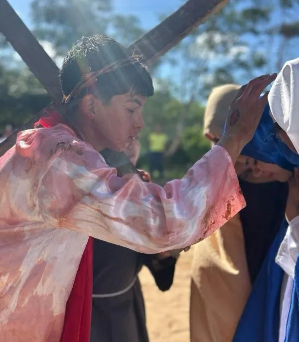 Emocionante encenação da Paixão de Cristo é apresentada por estudantes da EFASA de Pedro II