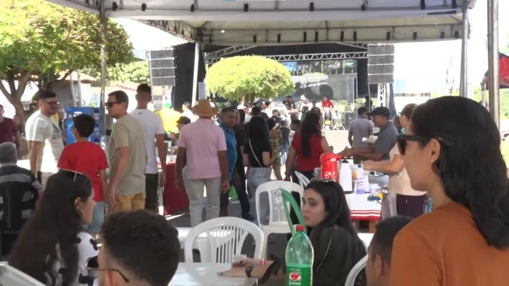 Tradicional Primeira Feira de Maio é realizada com sucesso em Milton Brandão; confira!