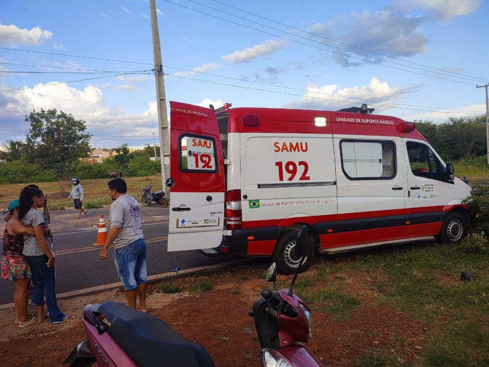 Colisão entre motos deixa três pessoas feridas, em Pedro II