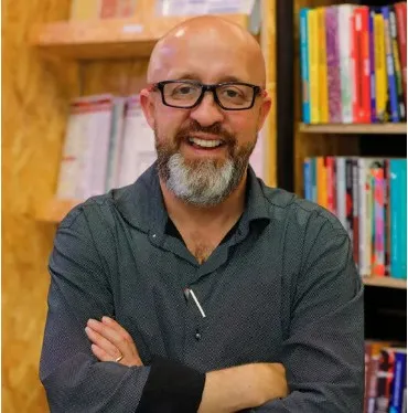 Fabrício Carpinejar fará a palestra de abertura do 3º Salão do Livro de Pedro II