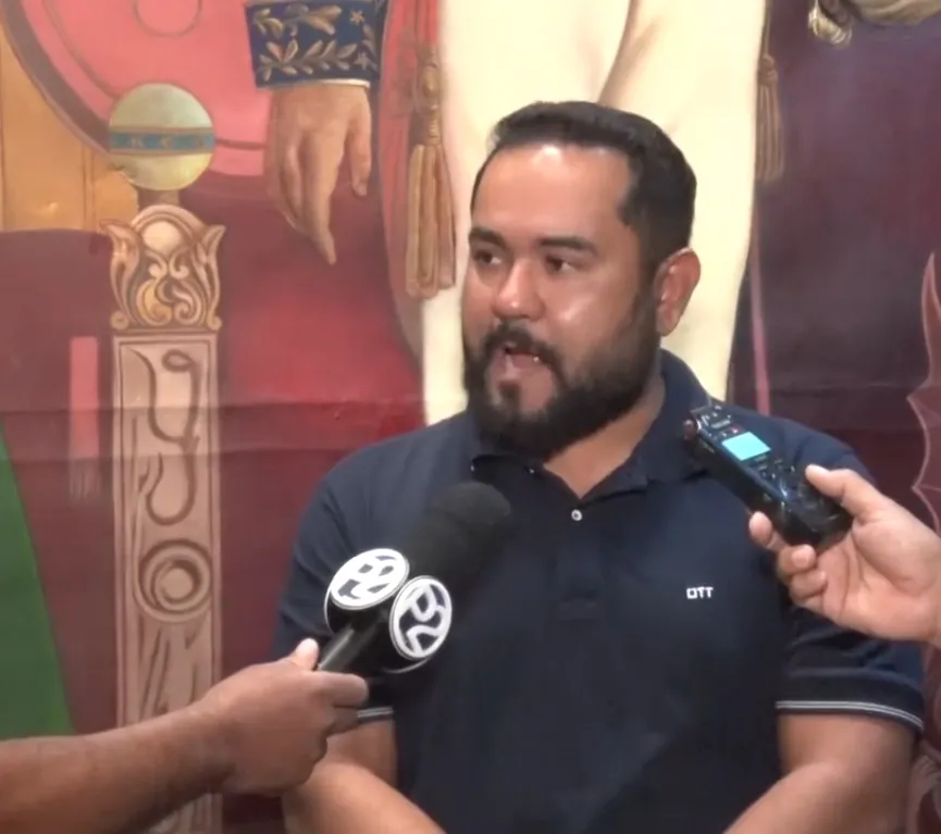 Secretário de Administração Osmar Getirana, esclarece dúvidas sobre o projeto que institui taxa na coleta do lixo em Pedro II; confira!