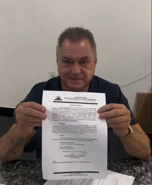 Prefeito de Milton Brandão assina ordem de serviço para construção de calçamento na localidade Bracinho