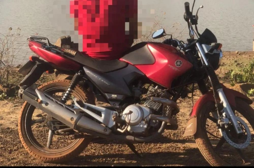 Jovem tem moto furtada no Centro de Pedro II
