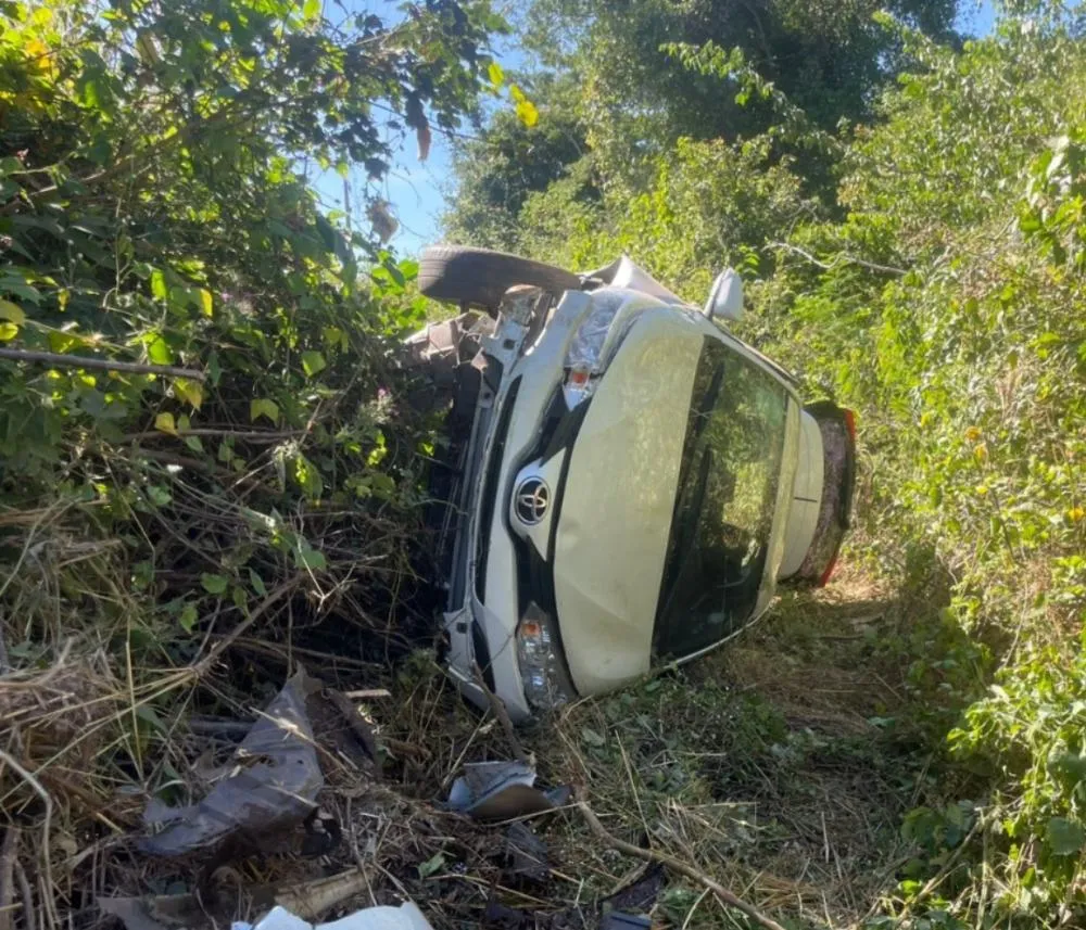 Mulher fica ferida após capotar carro na PI-477 entre Pedro II e Piripiri 