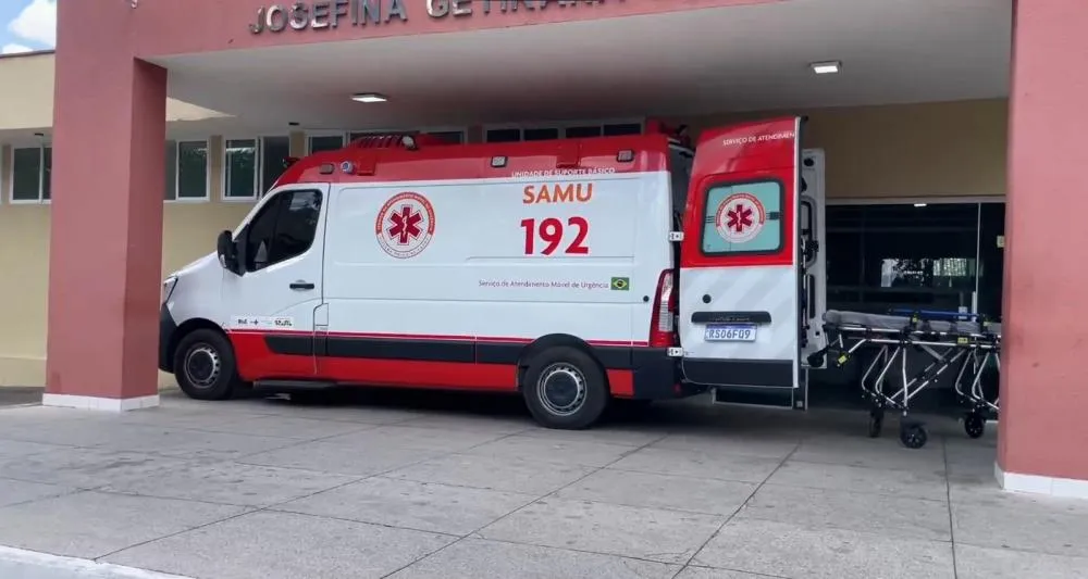 Colisão de carro com moto deixa jovem ferido em Pedro II