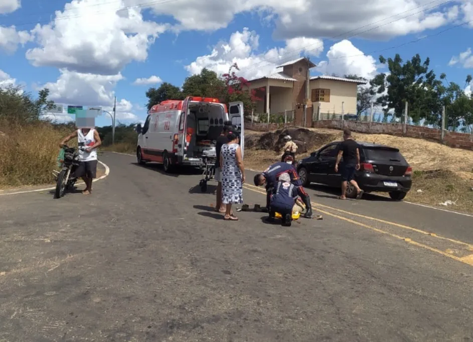 Homem fica ferido após colisão entre motocicletas na zona rural de Pedro II