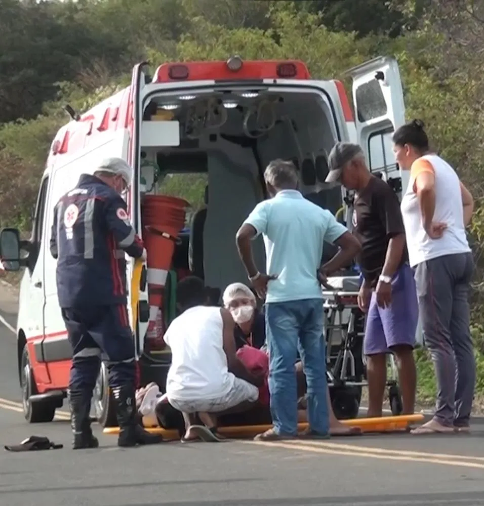 Homem fica ferido ao cair de moto na estrada que dá acesso a Serra dos Matões em Pedro II; confira!