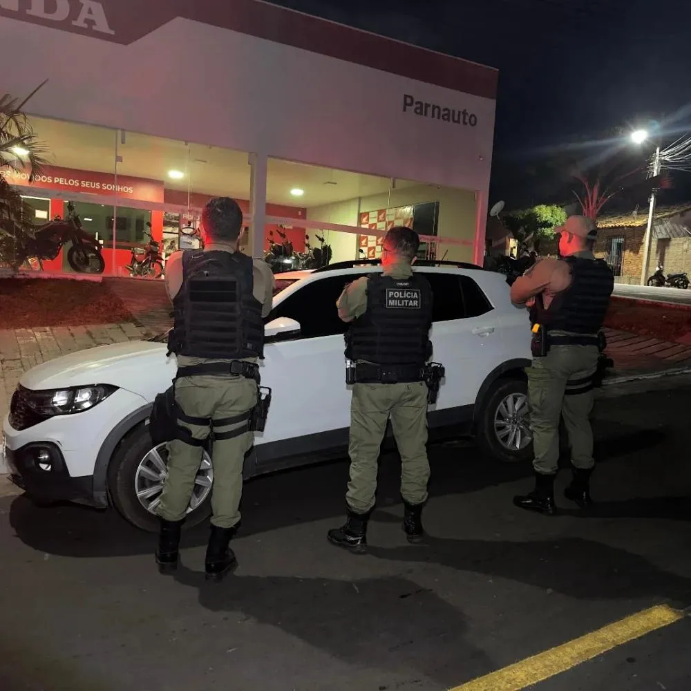 Homem é conduzido à delegacia após PM encontrar veículo em situação irregular em Pedro II